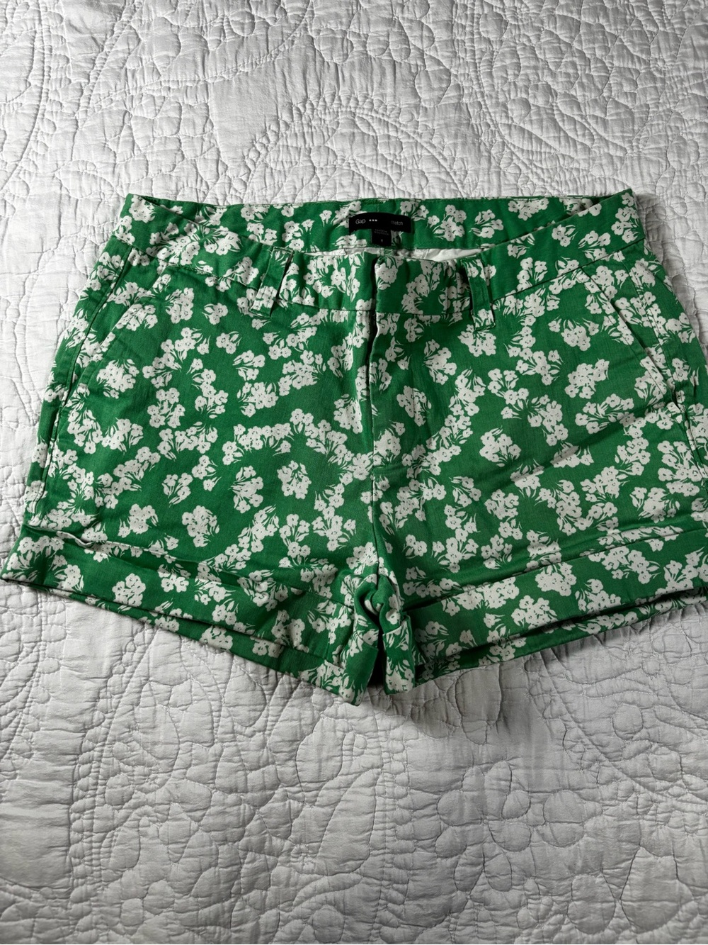 GAP Green Floral Print Women’s Shorts